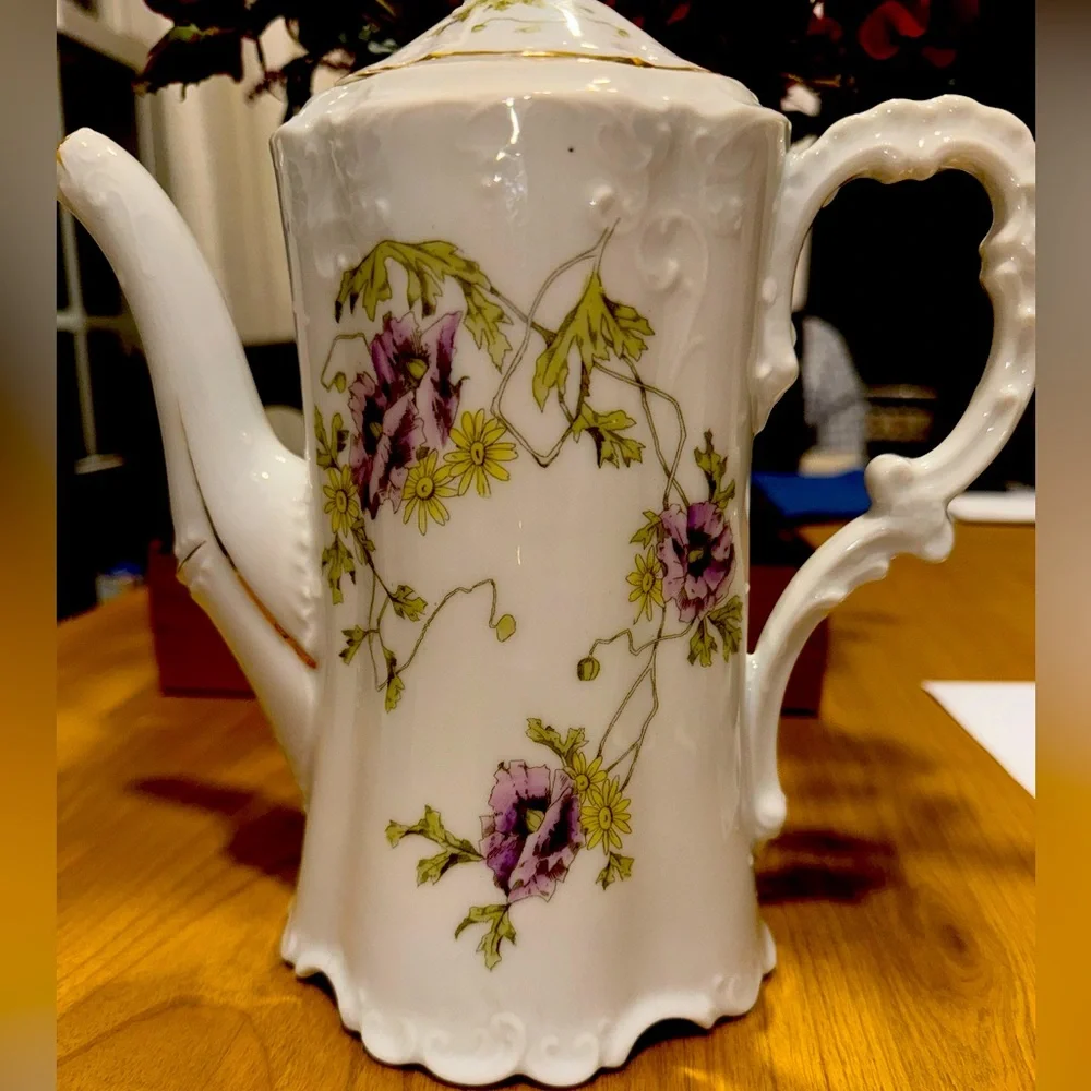 Vintage Pfeiffer & Lowenstein Schlackenwerth London Scalloped  Coffee pot